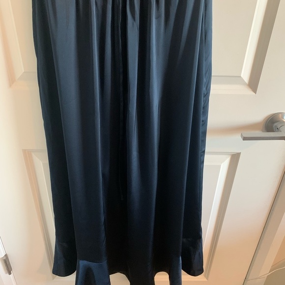 - AZAZIE LEXIS STRETCH SATIN DRESS - Picture 4 of 9